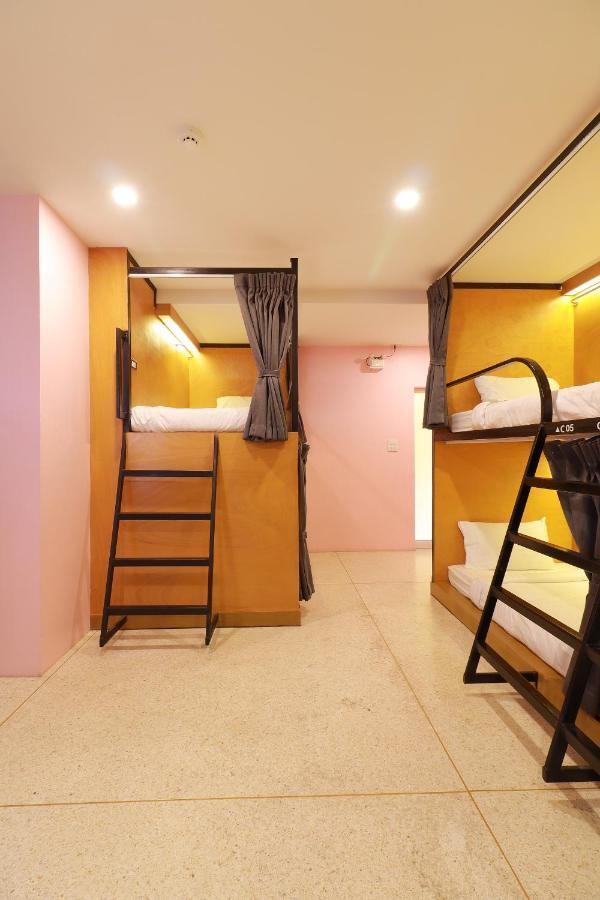 Le Light House & Hostel Chiang Mai Exterior photo